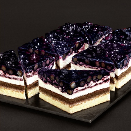 UNSERE PRACHTSTÜCKE NEW STYLE Heidelbeer-Mascarpone-Crispy-Ecke 1900g